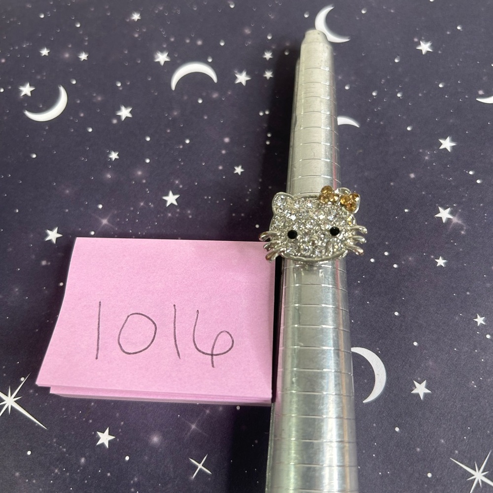 Hello Kitty Adjustable Size Ring - Picture 2 of 8